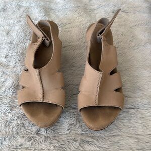 Clark’s Annabel Parker wedge sand size 8